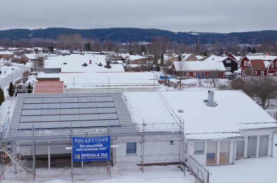 Nytt integrerat solcellstak som kommer producera energi under många år framåt