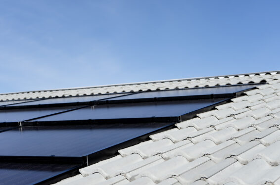 Integrerat solcellstak med Solar Full Roof Power Set.