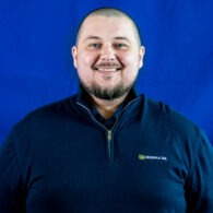 Porträtt av Dennis.